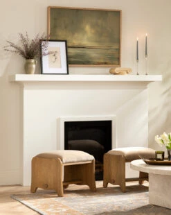 Ionic Pedestal -Bloomingville Store 20250327 SS Furniture Decor 006 T 34592e43 6408 4482 b62e 3b0517d97e6c