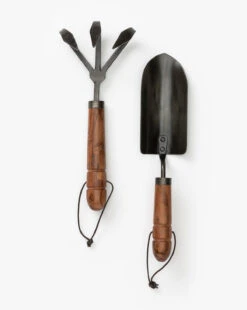 Gardening Cultivator -Bloomingville Store GardeningShovel MDCR2598 BLK OS D1 f0ea8fd2 b7f3 4e47 937e 8b0ae1f5b590