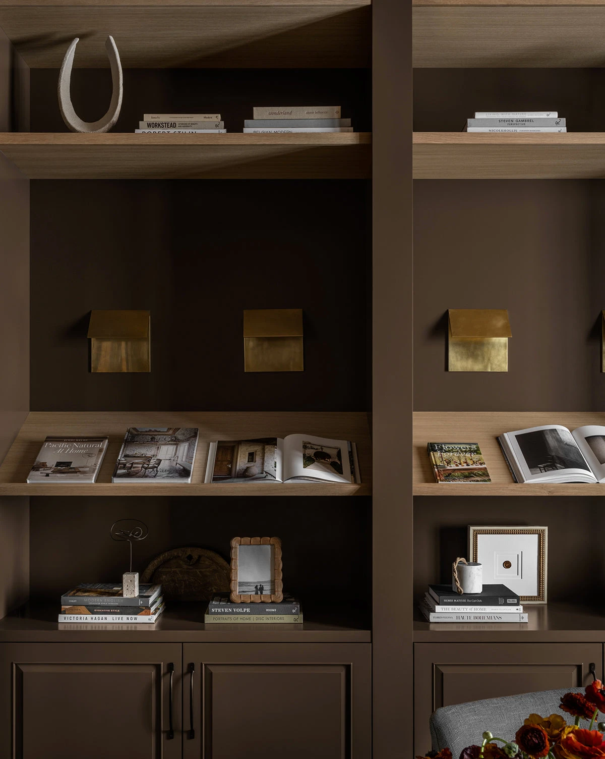 Aguilar Standing Object 4 Aguilar Standing Object - Image 2